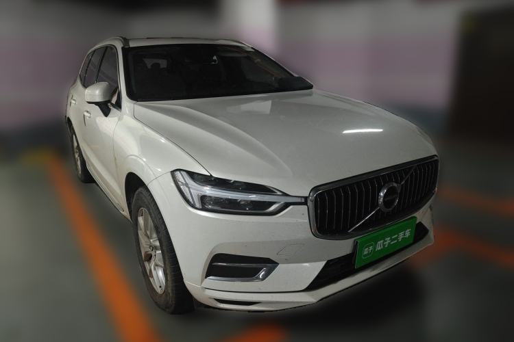 Used Volvo XC60 2019 T5 4x4 Smart Edition China VI Standard Front Right 45 Deg