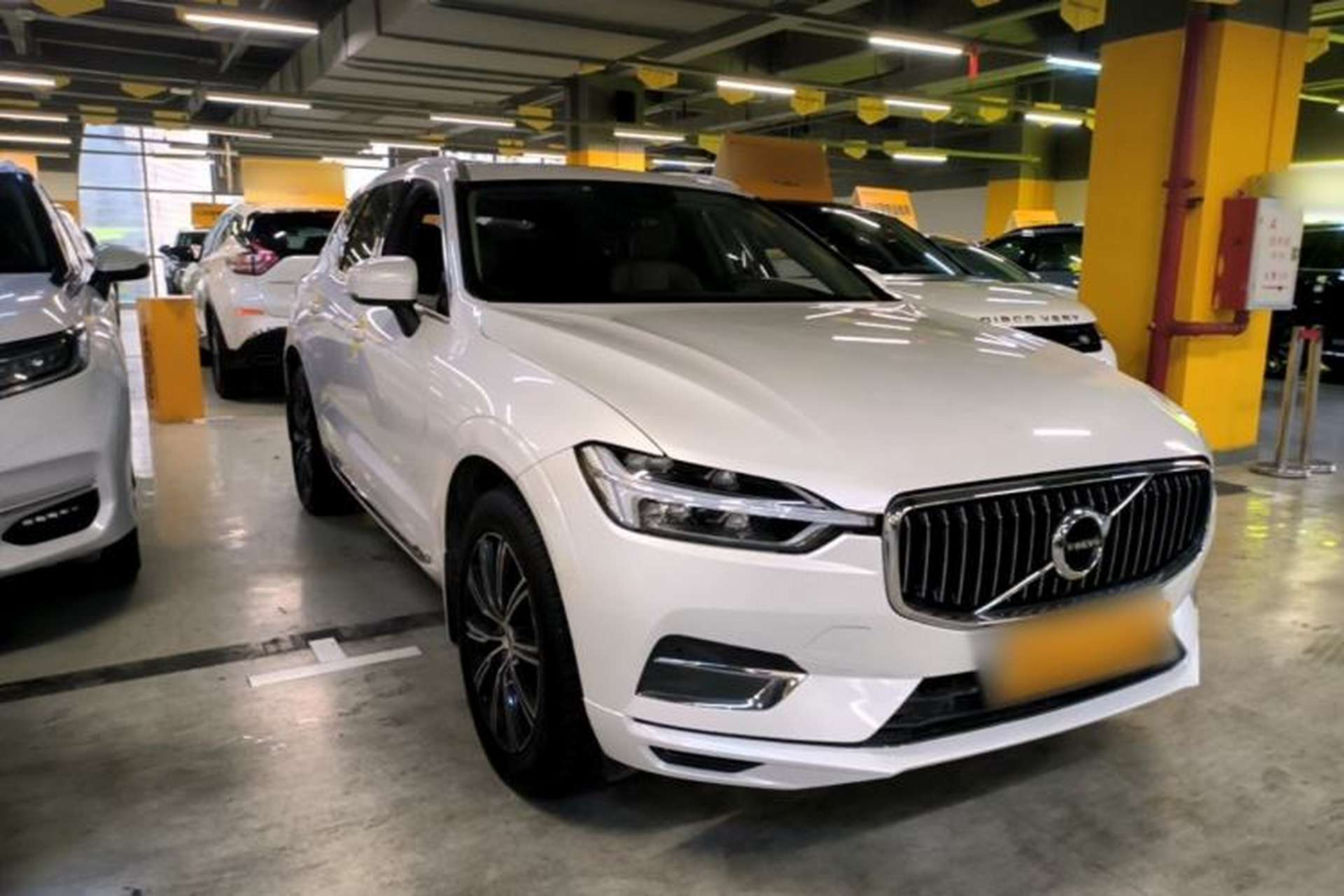 Used Volvo XC60 2019 T5 4x4 Zhiya Luxury Edition China VI Standard Front Right 45 Deg