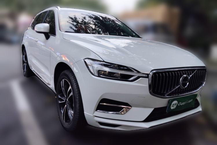 Used Volvo XC60 2019 T5 4x4 Smart Edition China V Standard Front Right 45 Deg