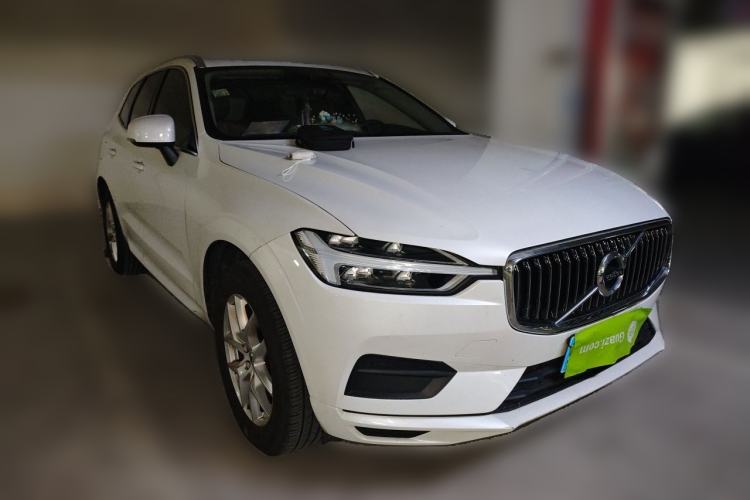 Used Volvo XC60 2019 T5 4x4 Smart Edition China VI Standard Front Right 45 Deg