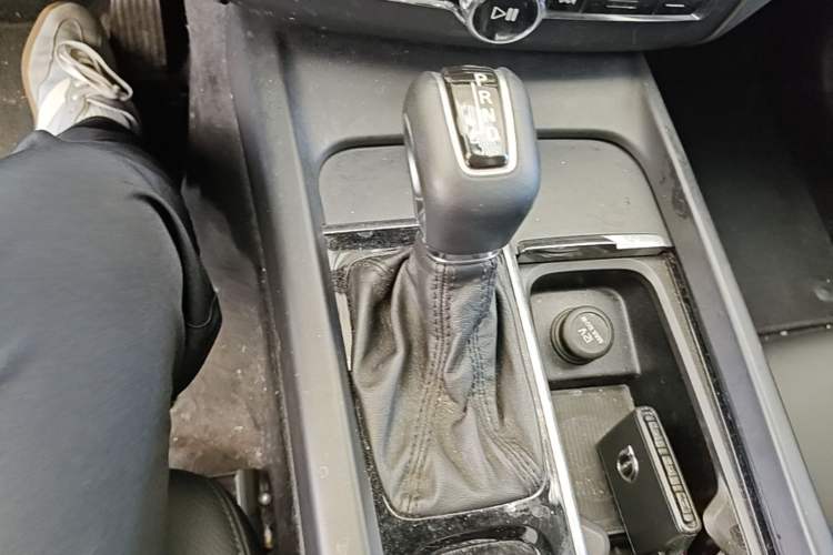 Used Volvo XC60 2019 T5 4x4 Smart Edition China V Standard Gear Lever
