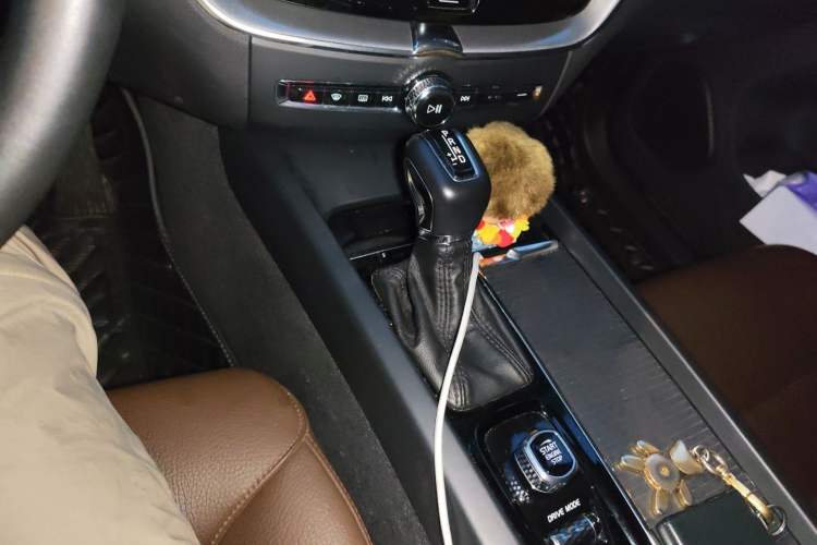 Used Volvo XC60 2019 T5 4x4 Smart Edition China V Standard Gear Lever