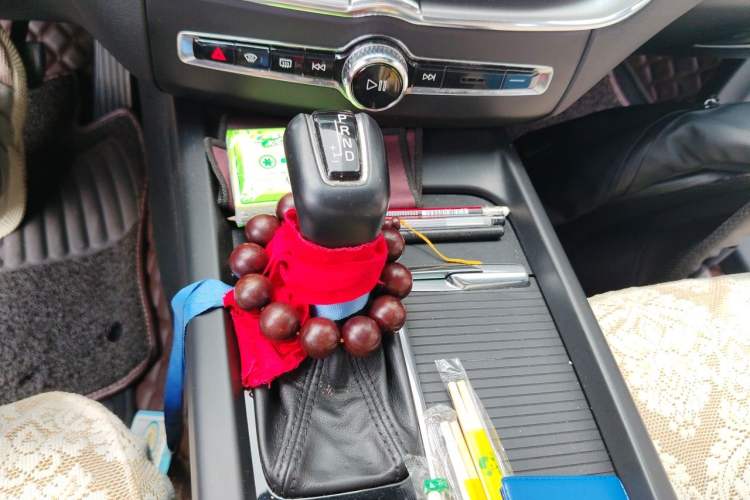 Used Volvo XC60 2019 T4 Zhiyi Edition China VI Gear Lever