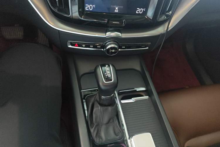 Used Volvo XC60 2019 T5 4x4 Smart Edition China V Standard Gear Lever