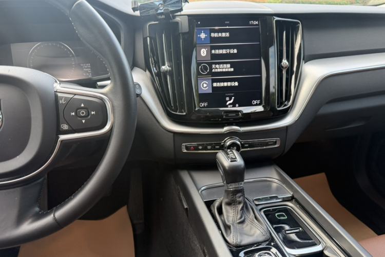 Used Volvo XC60 2019 T5 4x4 Smart Edition China VI Standard Gear Lever