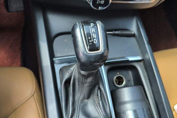 Used Volvo XC60 2019 T5 4x4 Smart Edition China V Standard Gear Lever