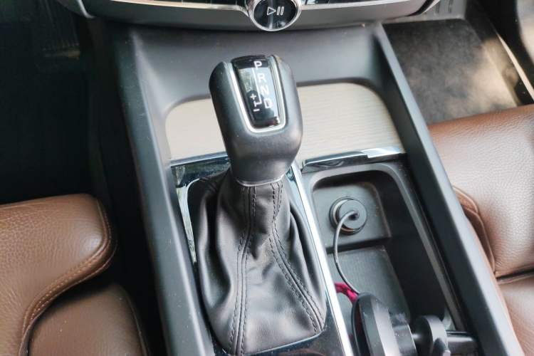 Used Volvo XC60 2019 T5 4x4 Zhiya Luxury Edition China VI Standard Gear Lever