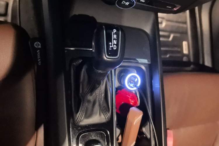 Used Volvo XC60 2019 T5 4x4 Zhiyuan Edition China VI Standard Gear Lever