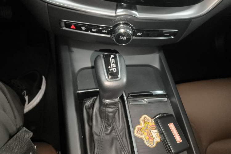 Used Volvo XC60 2019 T5 4x4 Smart Edition China V Standard Gear Lever