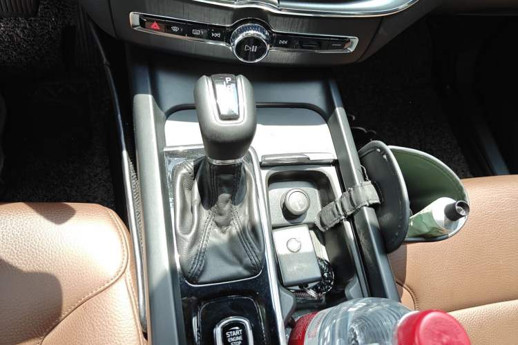 Used Volvo XC60 2019 T5 4x4 Smart Edition China V Standard Gear Lever