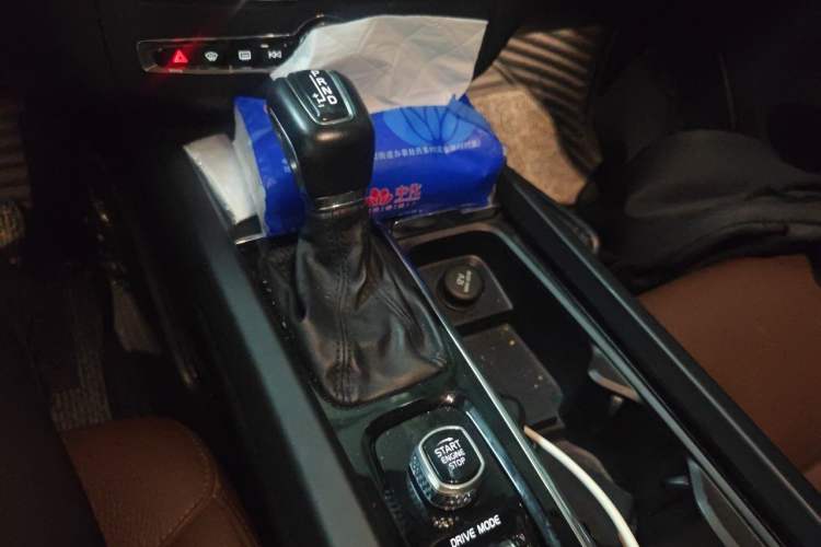 Used Volvo XC60 2019 T5 4x4 Smart Edition China V Standard Gear Lever