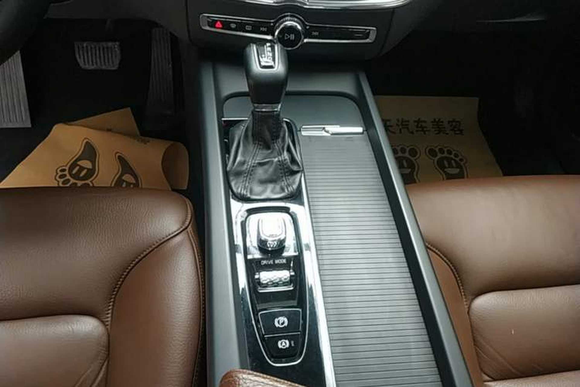 Used Volvo XC60 2019 T5 4x4 Zhiyuan Edition China VI Standard Gear Lever