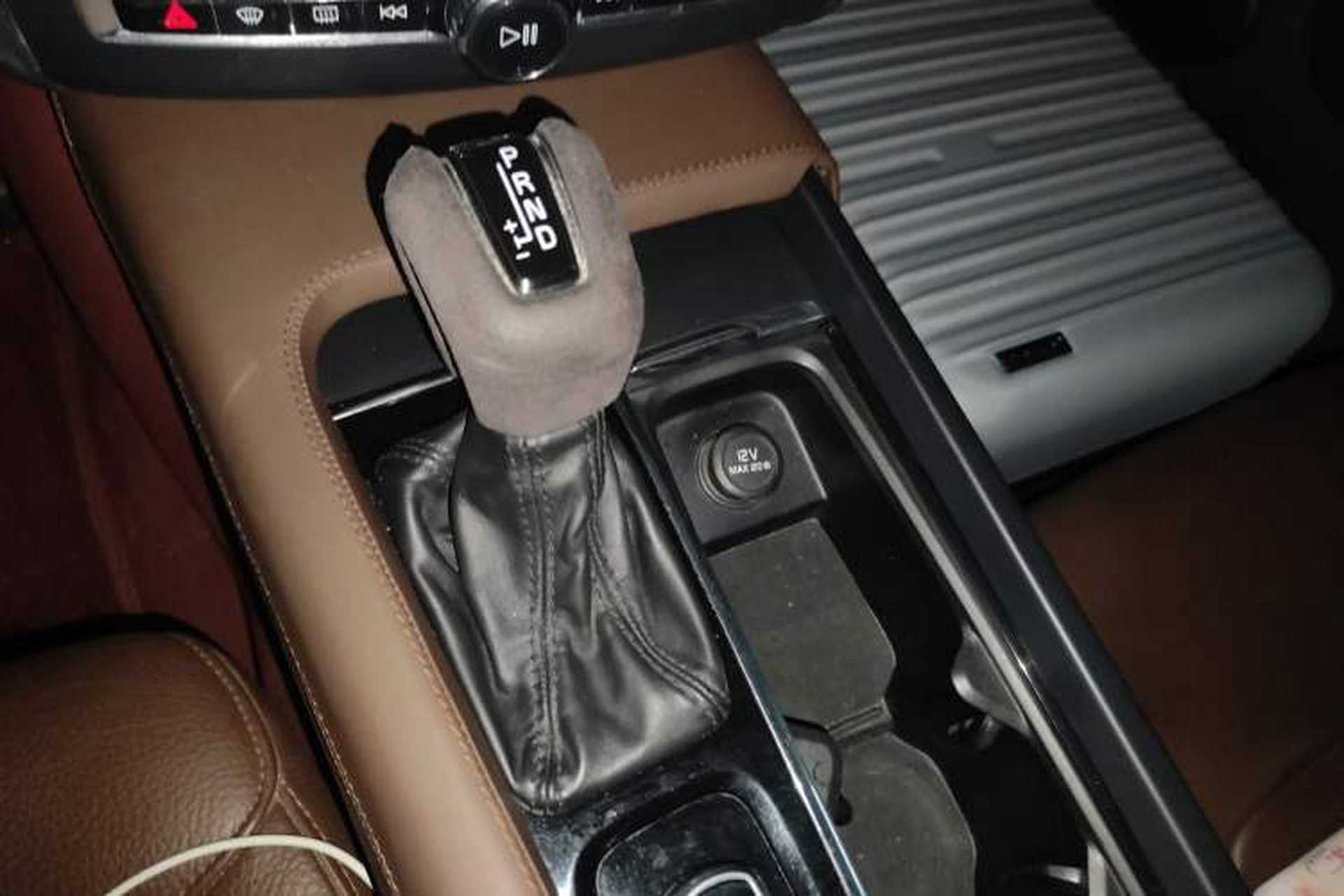 Used Volvo XC60 2019 T5 4x4 Smart Edition China VI Standard Gear Lever