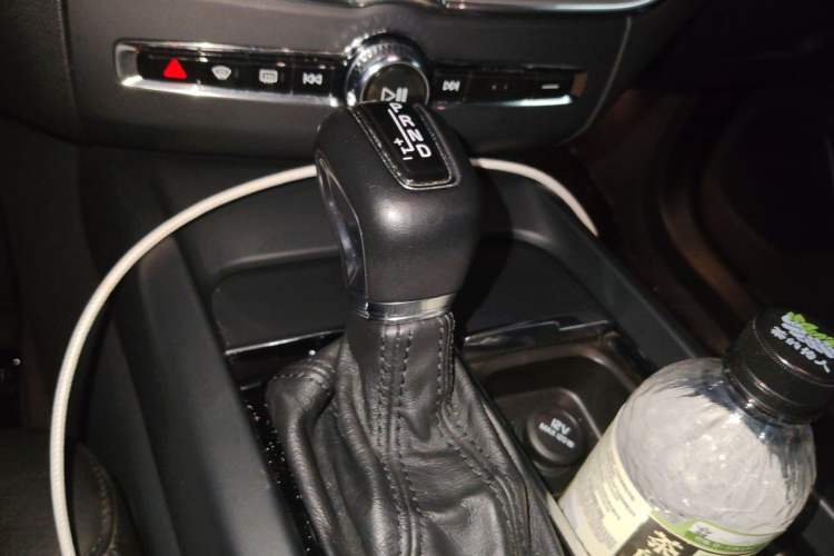 Used Volvo XC60 2019 T5 4x4 Smart Edition China V Standard Gear Lever