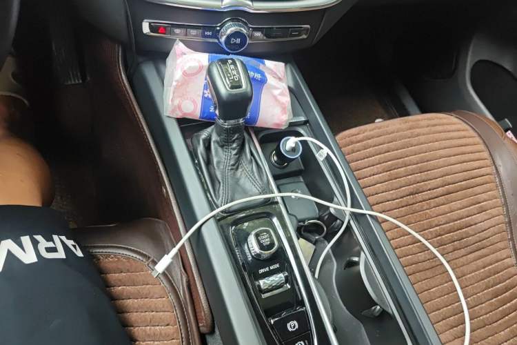 Used Volvo XC60 2019 T5 4x4 Smart Edition China V Standard Gear Lever