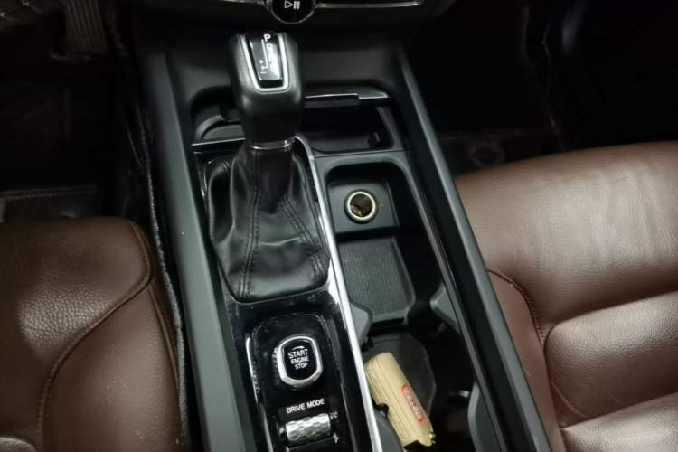 Used Volvo XC60 2019 T5 4x4 Zhiyuan Edition China VI Standard Gear Lever