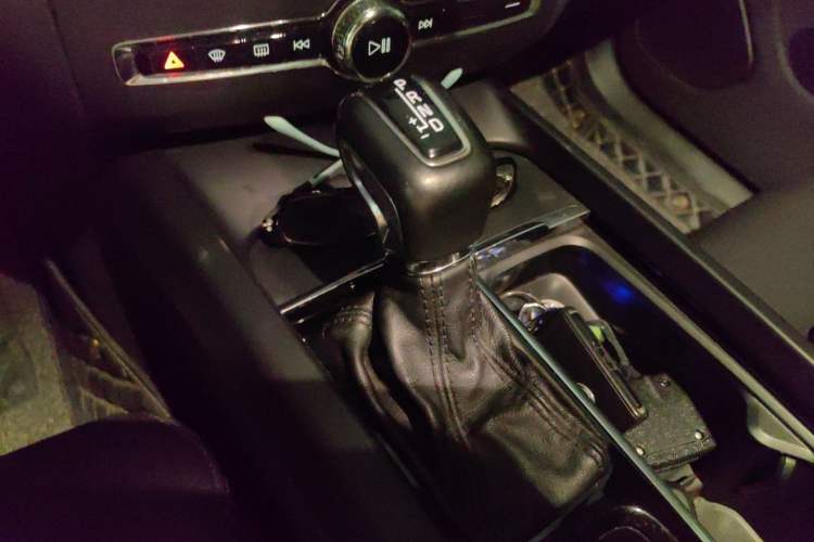 Used Volvo XC60 2019 T5 4x4 Smart Edition China V Standard Gear Lever