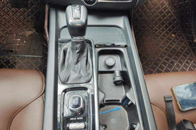 Used Volvo XC60 2019 T5 4x4 Smart Edition China V Standard Gear Lever
