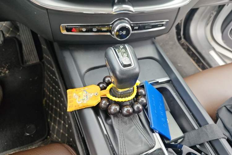 Used Volvo XC60 2019 T5 4x4 Smart Edition China V Standard Gear Lever