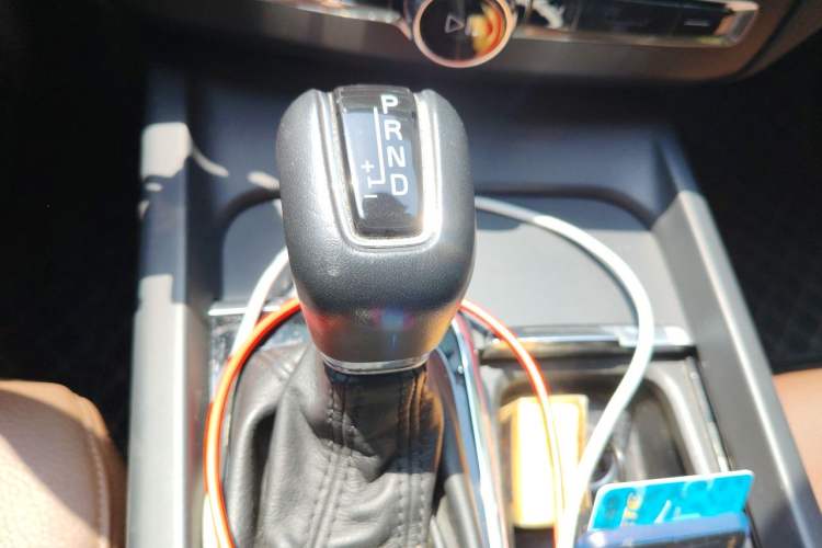 Used Volvo XC60 2019 T5 4x4 Smart Edition China VI Standard Gear Lever