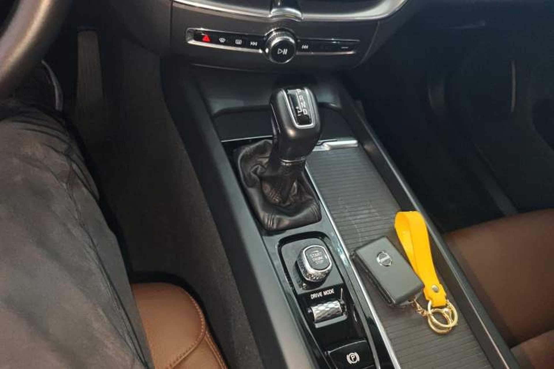Used Volvo XC60 2019 T5 4x4 Smart Edition China VI Standard Gear Lever