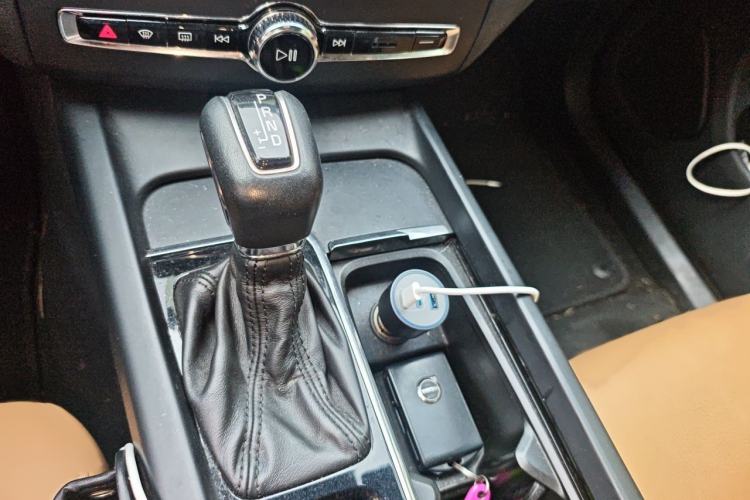 Used Volvo XC60 2019 T5 4x4 Smart Edition China V Standard Gear Lever
