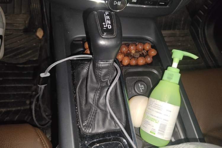 Used Volvo XC60 2019 T5 4x4 Smart Edition China VI Standard Gear Lever