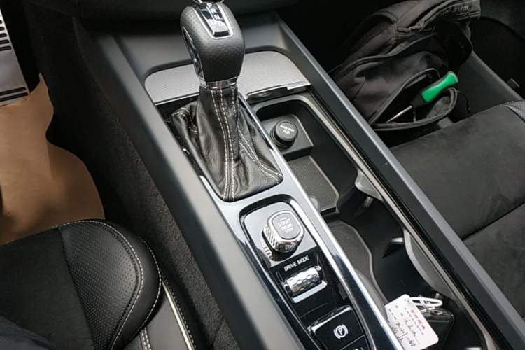 Used Volvo XC60 2019 T5 4x4 Zhiyuan Sport Edition China V Standard Gear Lever