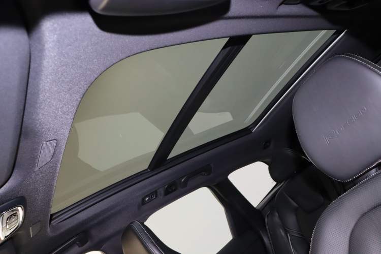 Used Volvo XC60 2019 T5 4x4 Smart & Dynamic Sport Edition China VI Standard Headliner