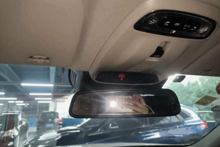 Used Volvo XC60 2019 T5 4x4 Smart Edition China V Standard Headliner