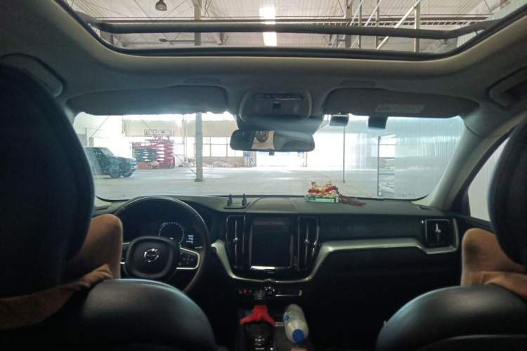 Used Volvo XC60 2019 T5 4x4 Smart Edition China VI Standard Headliner