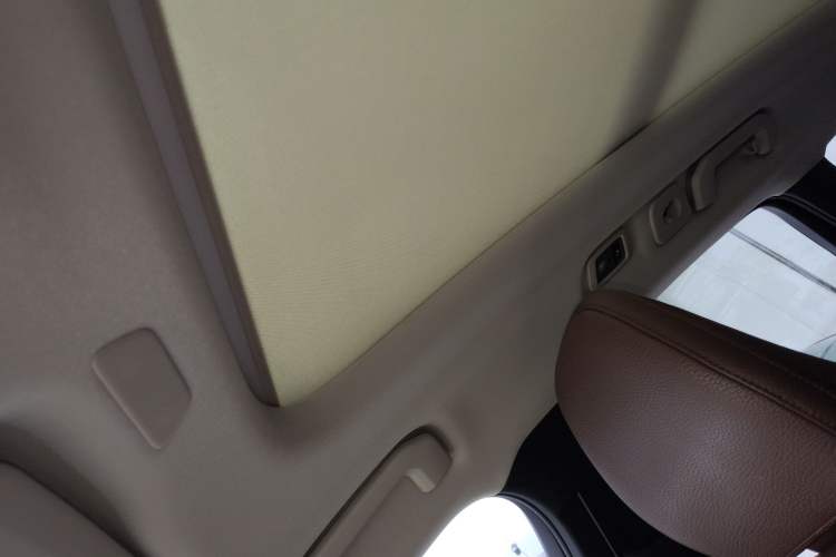 Used Volvo XC60 2019 T5 4x4 Smart Edition China VI Standard Headliner