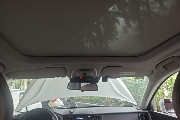 Used Volvo XC60 2019 T5 4x4 Smart Edition China VI Standard Headliner