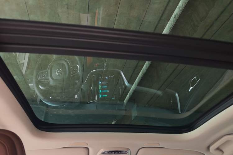 Used Volvo XC60 2019 T5 4x4 Smart Edition China VI Standard Headliner
