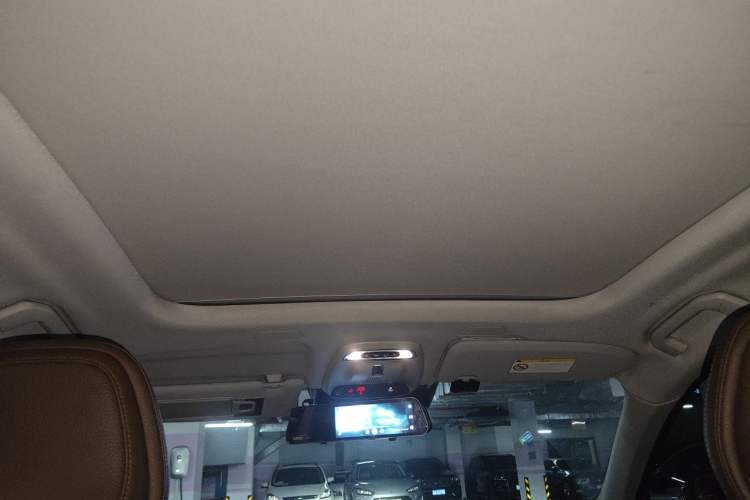 Used Volvo XC60 2019 T5 4x4 Smart Edition China VI Standard Headliner