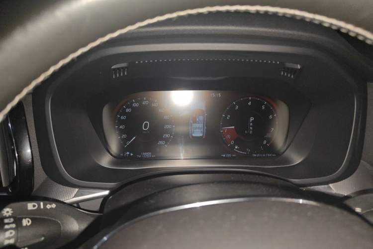 Used Volvo XC60 2019 T5 4x4 Smart & Dynamic Sport Edition China VI Standard Instrument Cluster