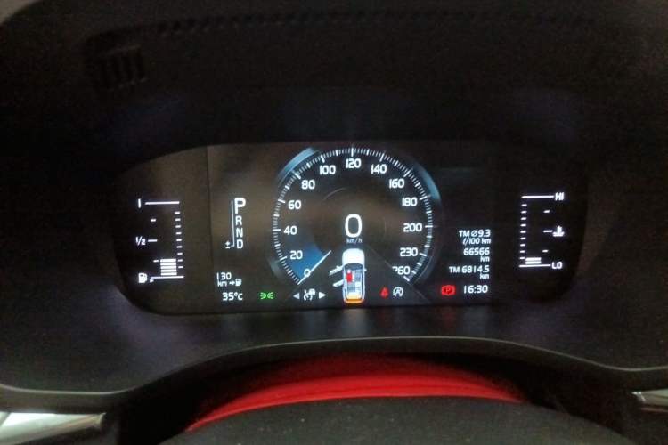 Used Volvo XC60 2019 T5 4x4 Smart Edition China VI Standard Instrument Cluster