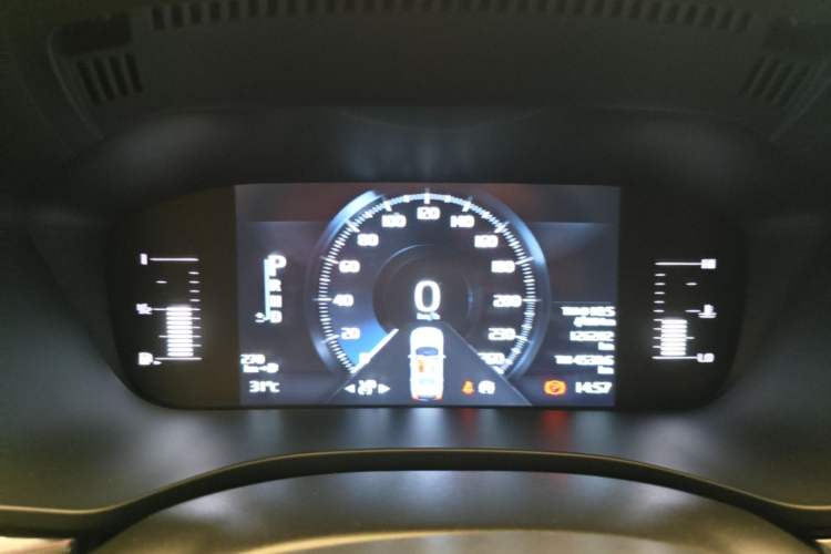 Used Volvo XC60 2019 T5 4x4 Smart Edition China VI Standard Instrument Cluster