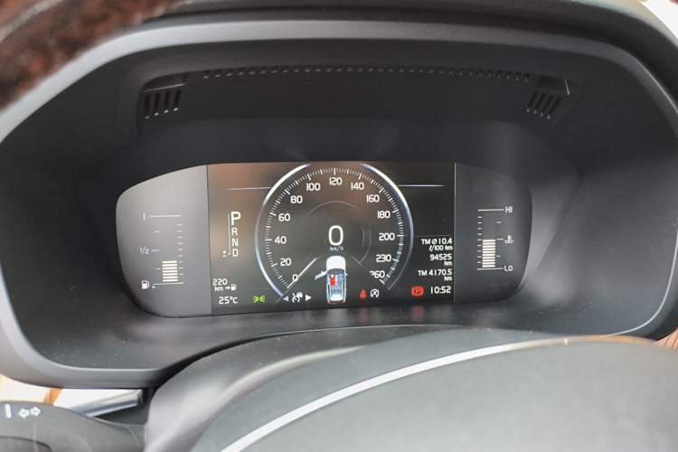 Used Volvo XC60 2019 T5 4x4 Smart Edition China VI Standard Instrument Cluster