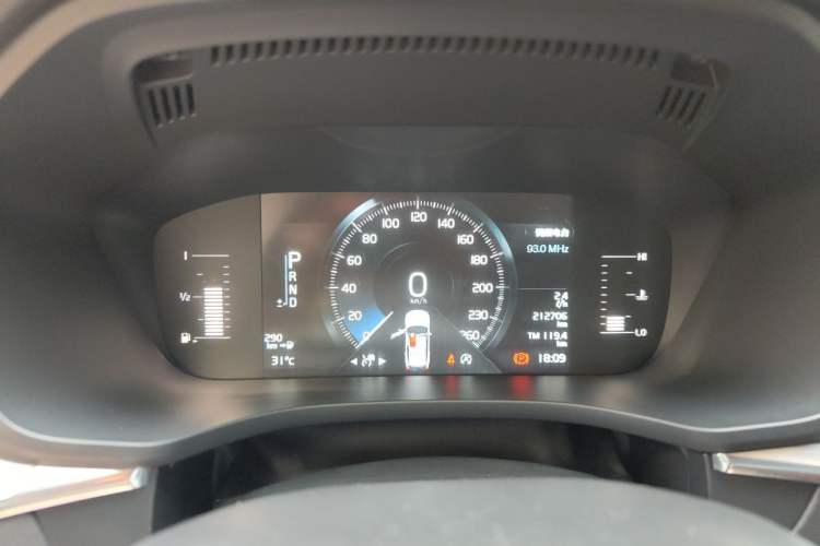 Used Volvo XC60 2019 T5 4x4 Smart Edition China VI Standard Instrument Cluster