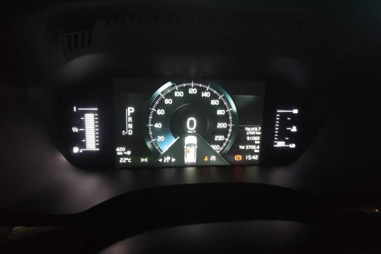 Used Volvo XC60 2019 T5 4x4 Smart Edition China VI Standard Instrument Cluster