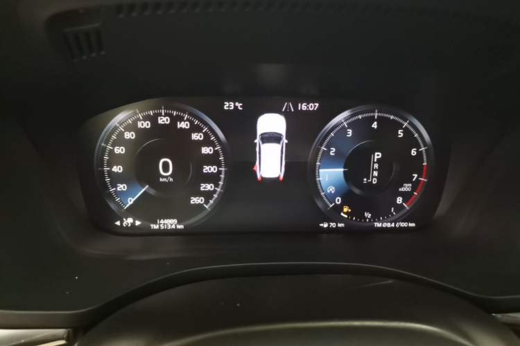 Used Volvo XC60 2019 T5 4x4 Zhiyuan Edition China VI Standard Instrument Cluster