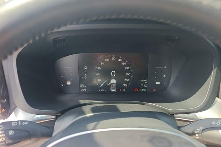 Used Volvo XC60 2019 T4 Zhiyi Edition China V Standard Instrument Cluster