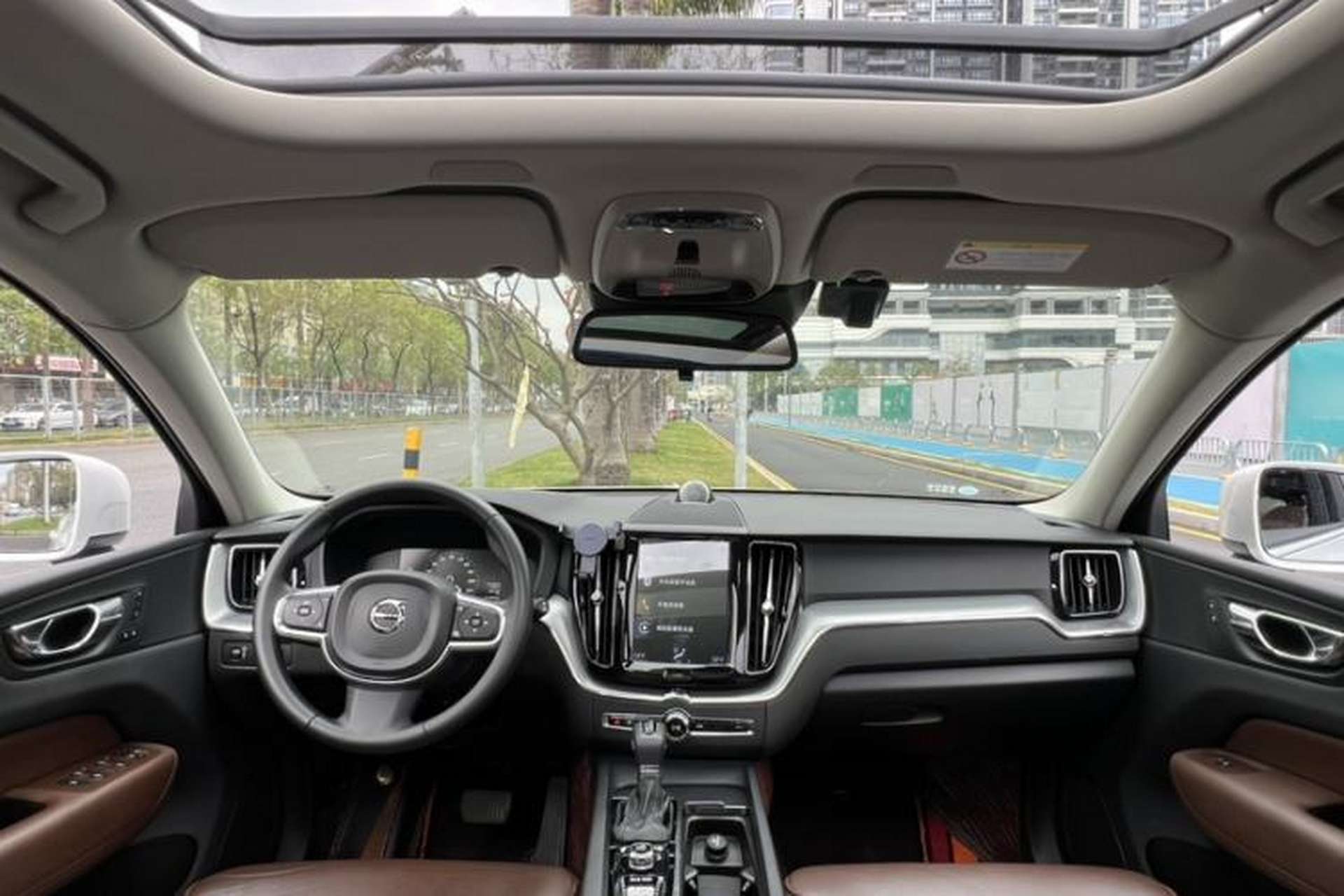 Used Volvo XC60 2019 T5 4x4 Smart Edition China VI Standard Interior 1