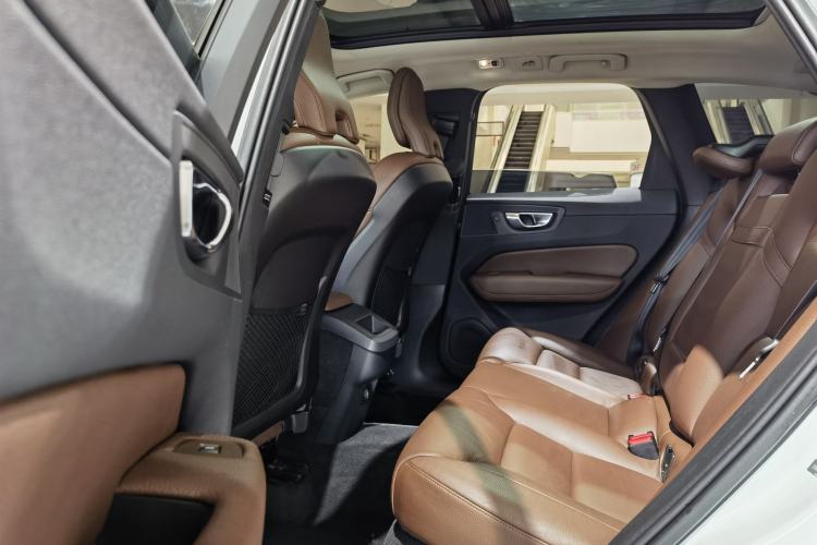 Used Volvo XC60 2019 T5 4x4 Smart Edition China VI Standard Interior 10