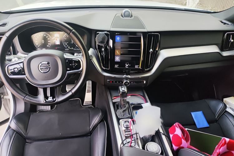 Used Volvo XC60 2019 T5 4x4 Zhiyuan Sport Edition China V Standard Interior 2