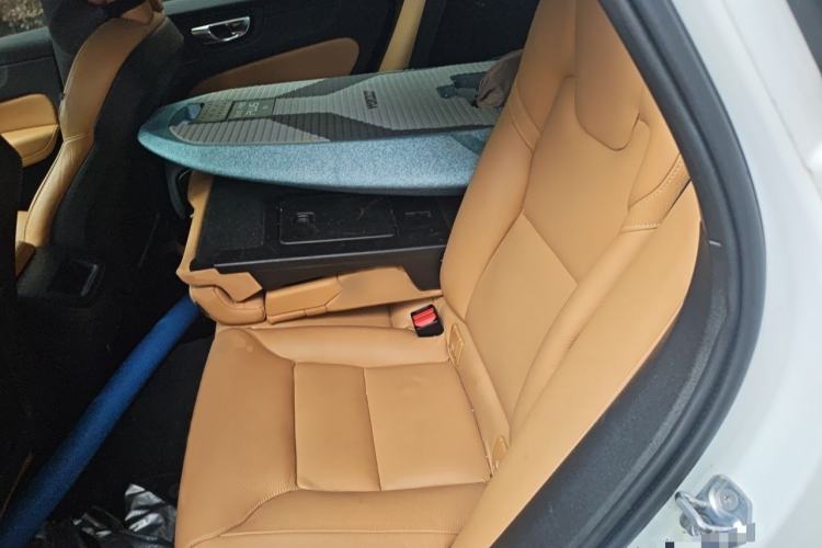 Used Volvo XC60 2019 T5 4x4 Smart Edition China V Standard Interior 4