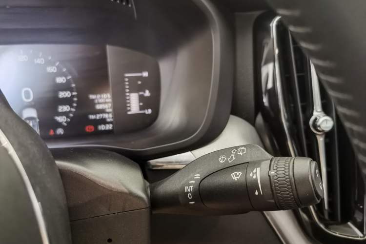 Used Volvo XC60 2019 T5 4x4 Smart Edition China VI Standard Interior 8
