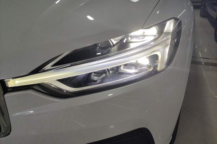 Used Volvo XC60 2019 T5 4x4 Smart Edition China V Standard Left Front Headlight