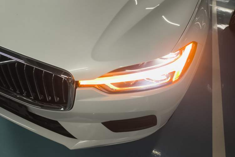 Used Volvo XC60 2019 T5 4x4 Smart Edition China V Standard Left Front Headlight